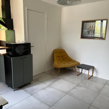Small House In Appartement Sèvres